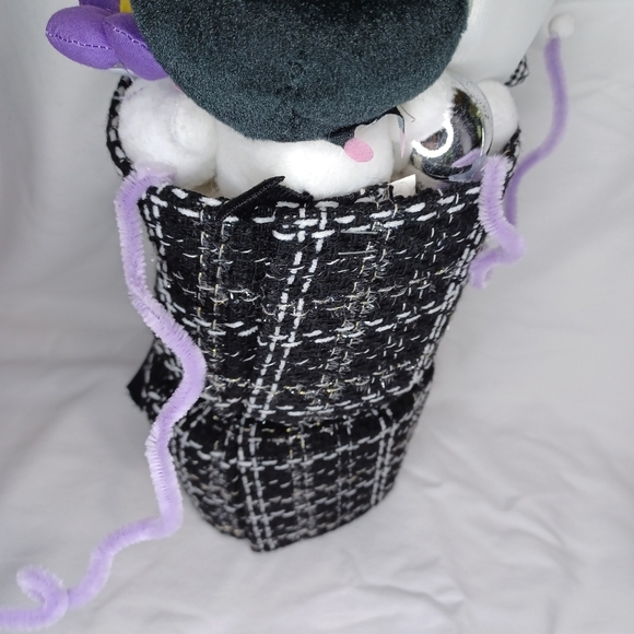 Kuromi Plush Bouquet with Flowers - Picture 5 of 8